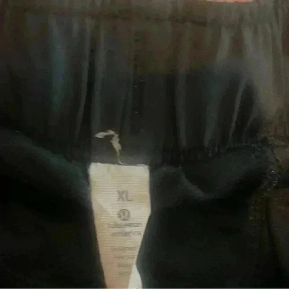 Lululemon men’s surge running shorts - Picture 2 of 3